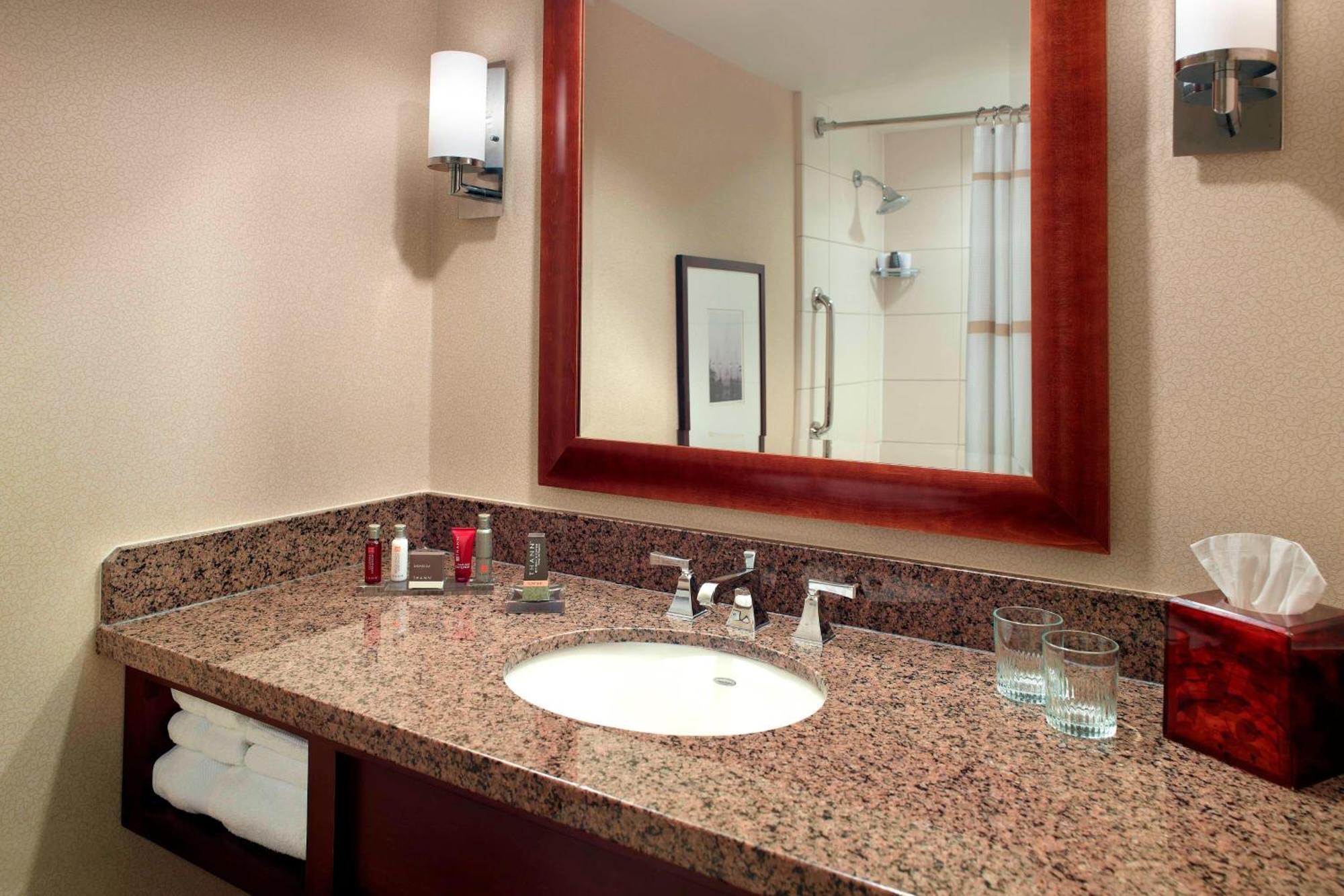 New Orleans Marriott Metairie At Lakeway Exterior foto
