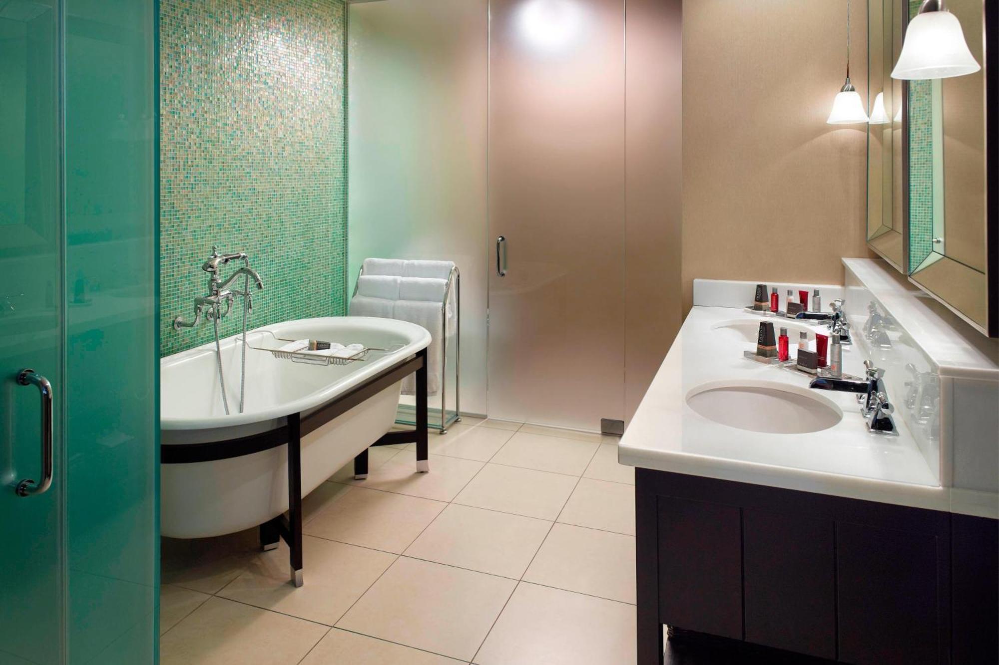 New Orleans Marriott Metairie At Lakeway Exterior foto