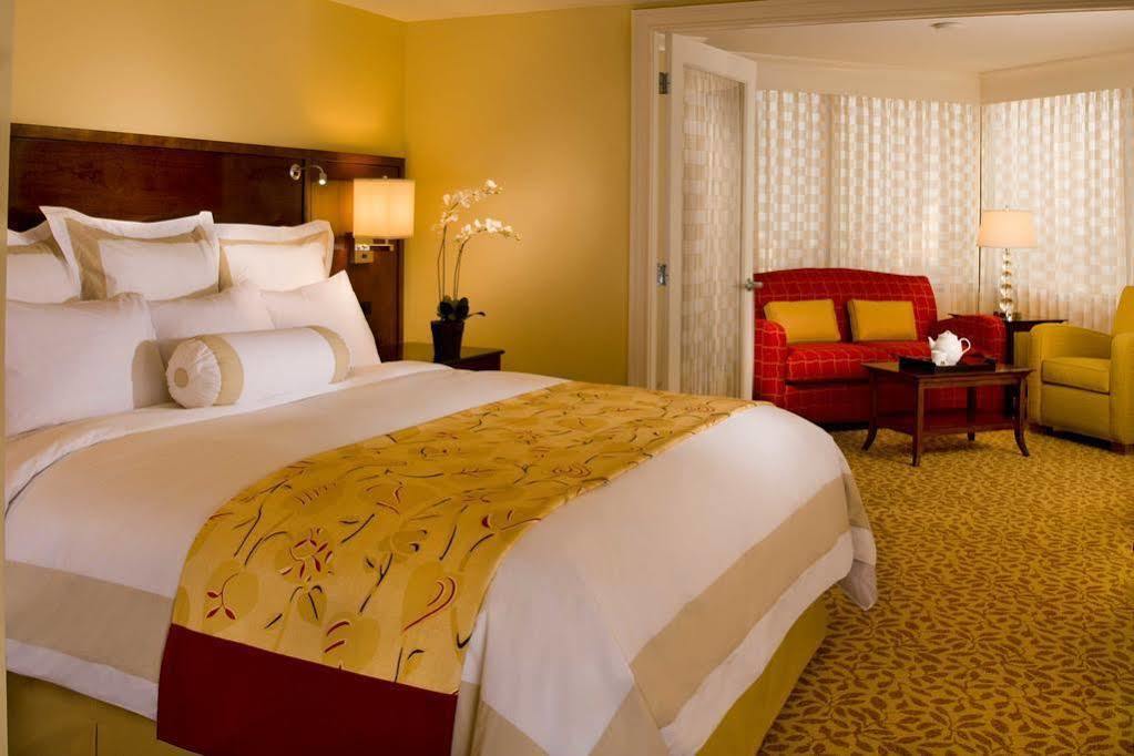 New Orleans Marriott Metairie At Lakeway Exterior foto